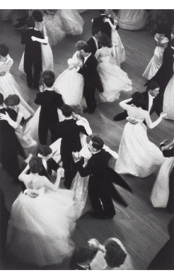 Cartier Bresson, Queen Charlotte's Ball, London, England, 1959 Cartier Bresson, Queen Charlotte's Ball, London, England, 1959