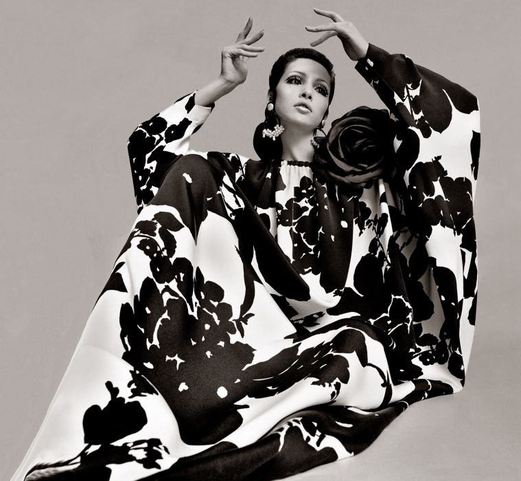 Neal Barr, Cathee Dahmen in Balenciaga, Paris, 1968 Neal Barr, Cathee Dahmen in Balenciaga, Paris, 1968